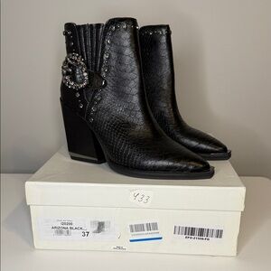 Alma en Pena Arizona Black Ankle Boots - sz 37 - NIB